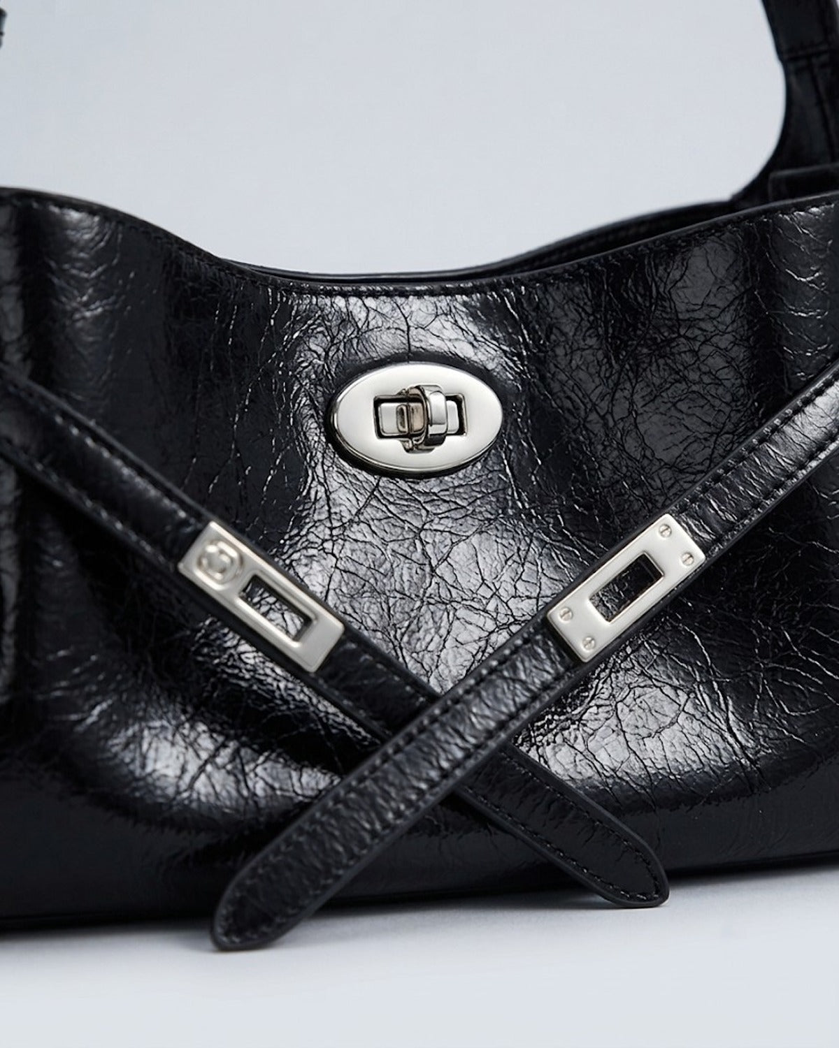 Maison Loria The Ariane Shoulder Bag in Black