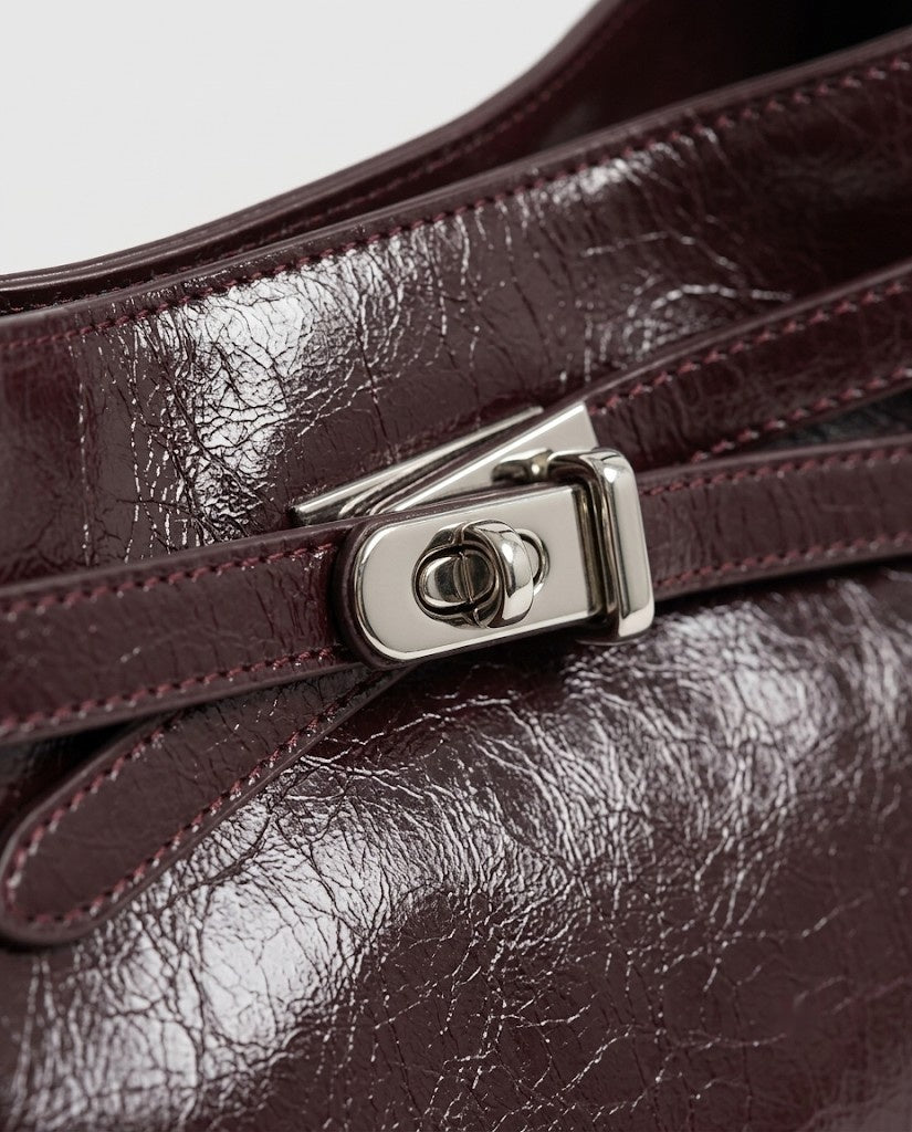 Maison Loria The Ariane Shoulder Bag in Burgundy
