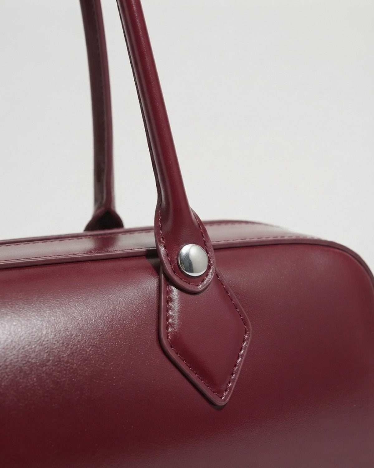 Maison Loria The Blanche Shoulder Bag in Burgundy