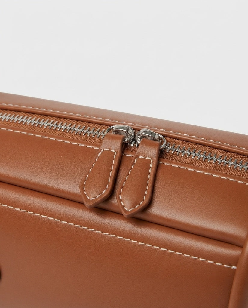 Maison Loria The Émilie Shoulder Bag in Brown