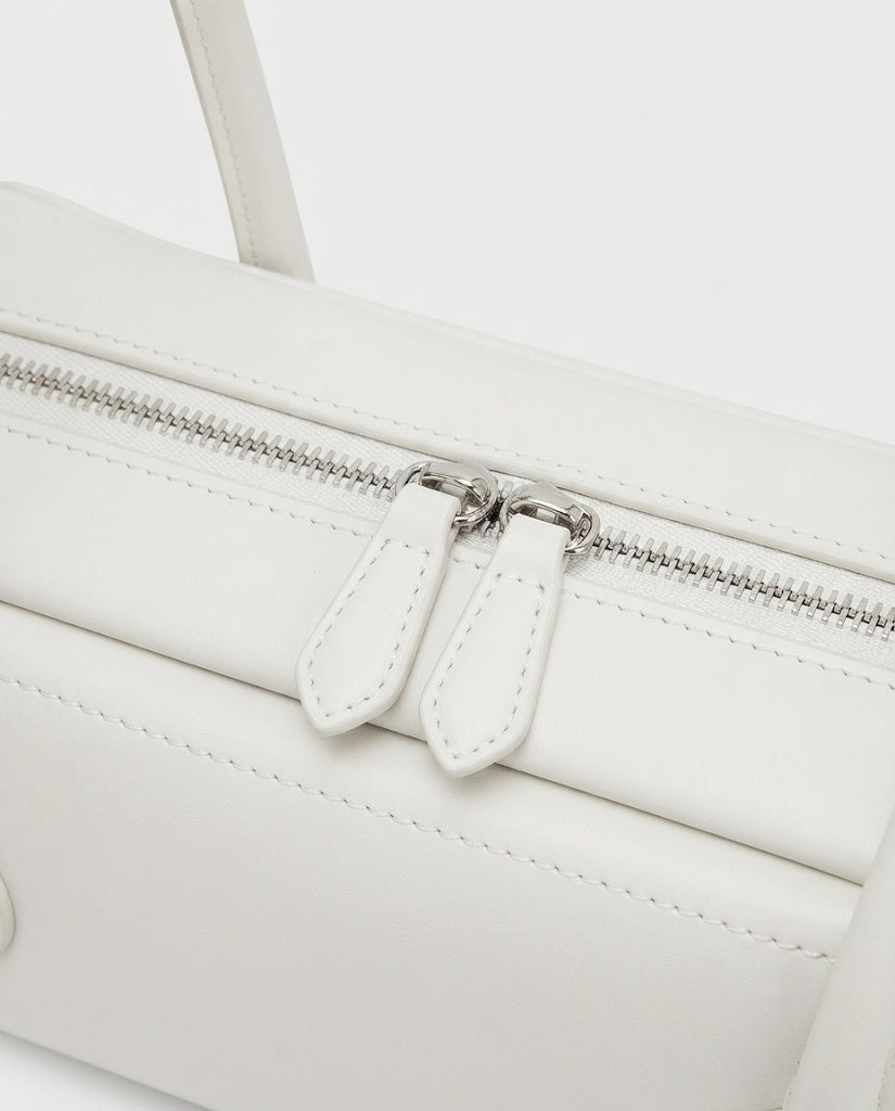 Maison Loria The Émilie Shoulder Bag in White