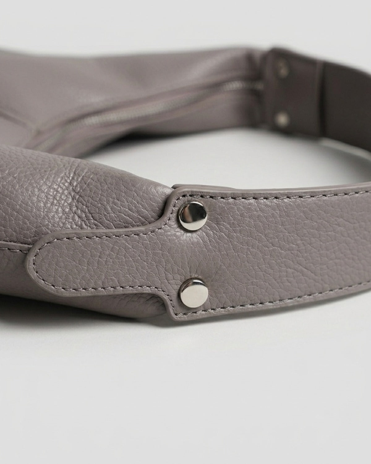 Maison Loria The Mélanie Shoulder Bag in Grey