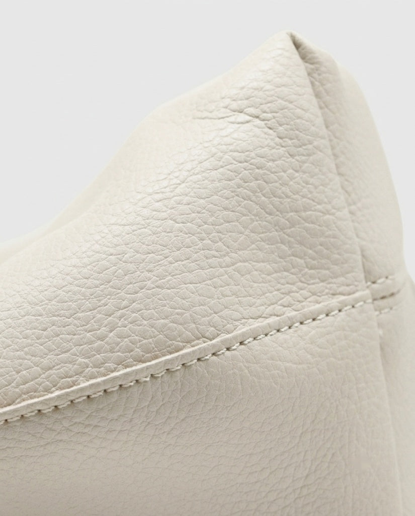 Maison Loria The Mélanie Shoulder Bag in White