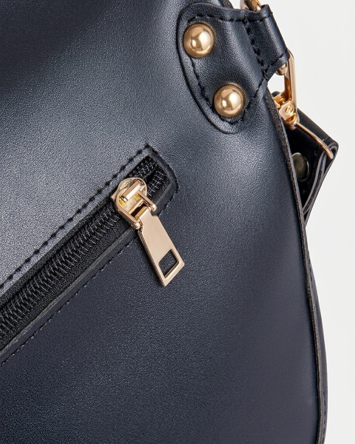 Maison Loria The Philippine Crossbody in Black