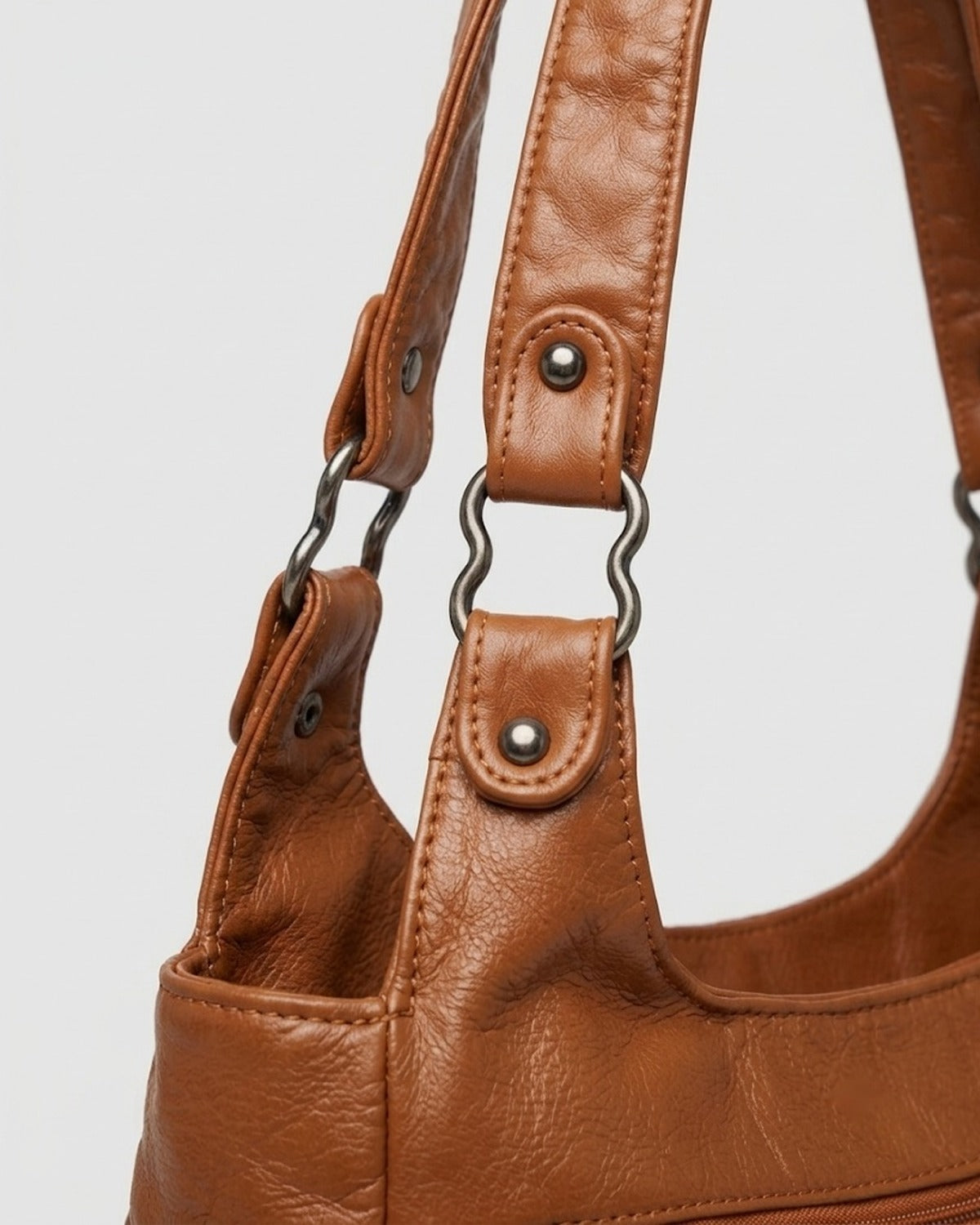 Maison Loria The Sabine Shoulder Bag in Brown