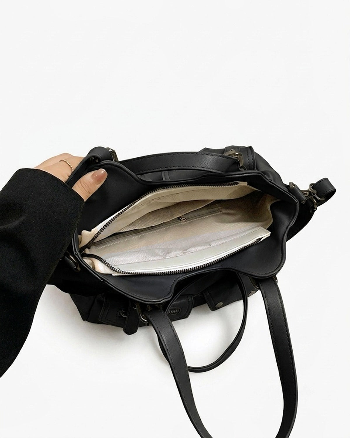 Maison Loria The Séraphine Shoulder Bag in Black