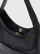 all-groups - The Honorine Hobo, close-up of the magnetic closure