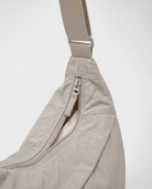 all-groups - The Agathe Crossbody, close-up of the zip closure