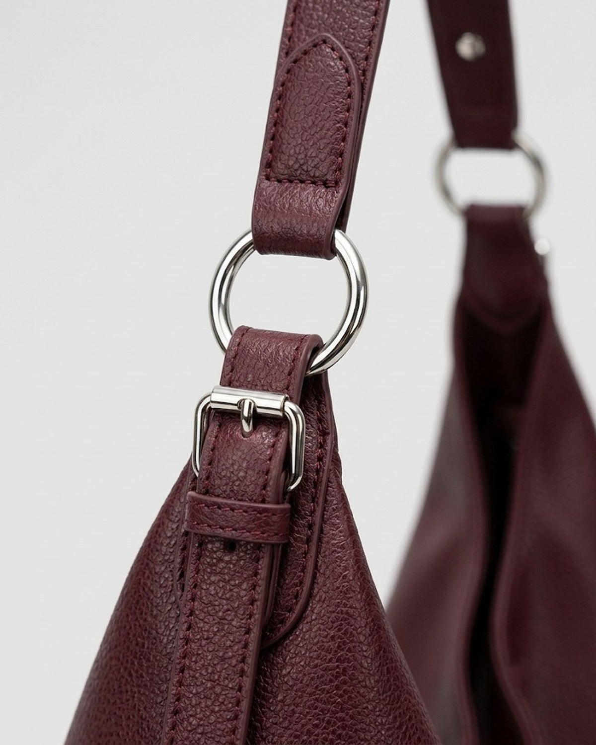 Maison Loria The Alix Hobo in Burgundy