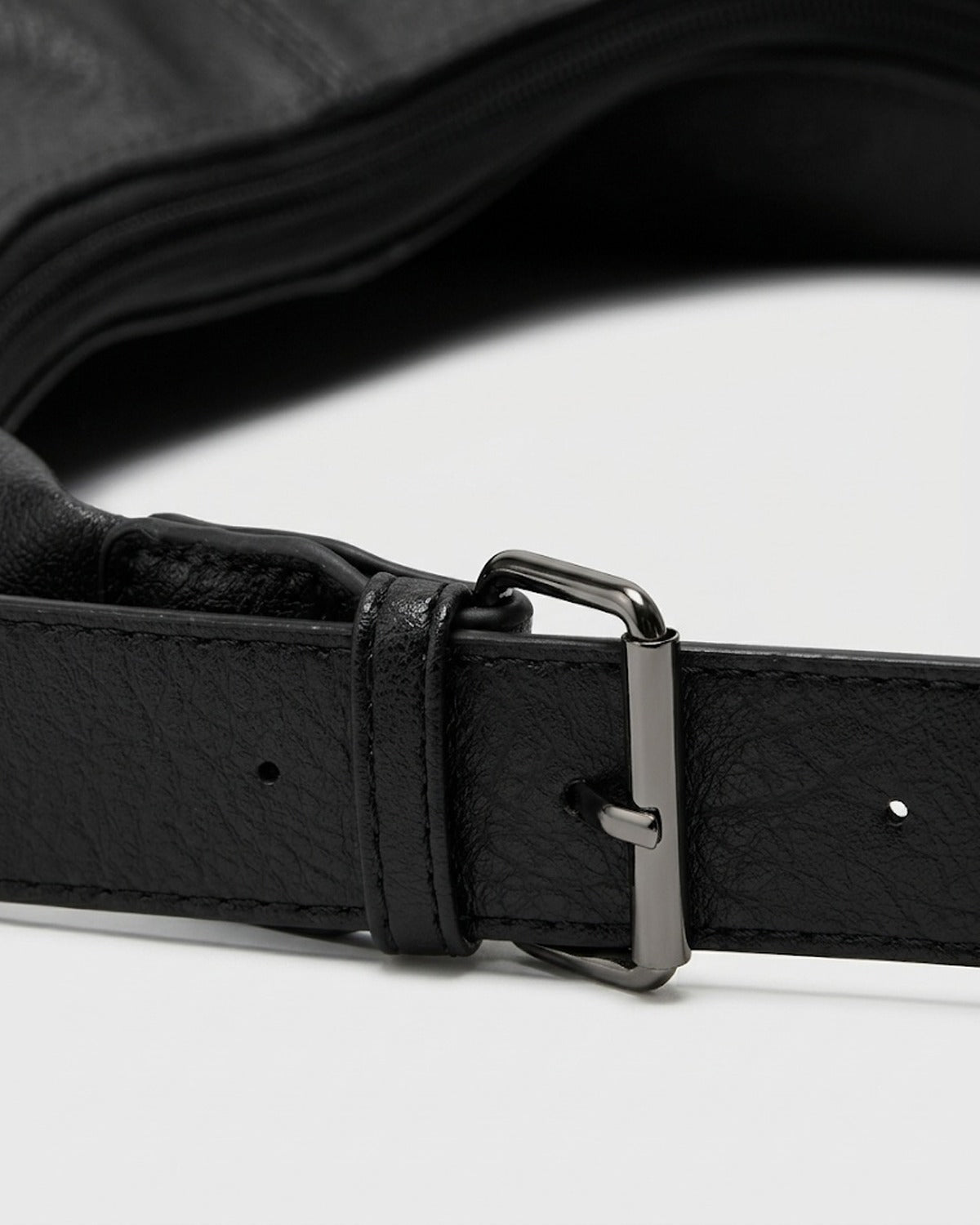 Maison Loria The Anaïs Hobo in Black