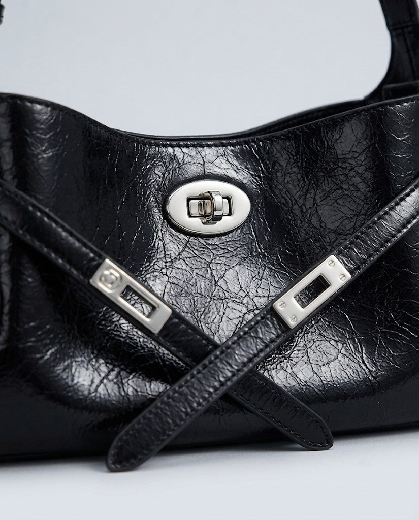 Maison Loria The Ariane Shoulder Bag in Black