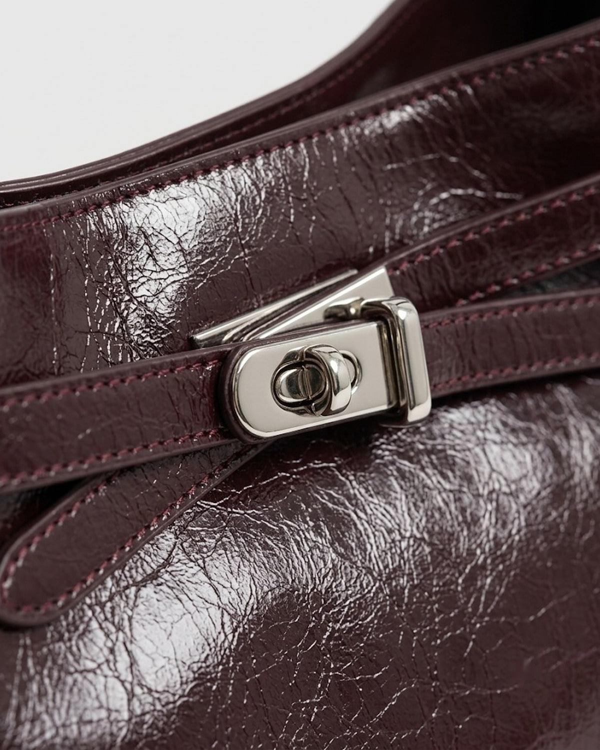Maison Loria The Ariane Shoulder Bag in Burgundy