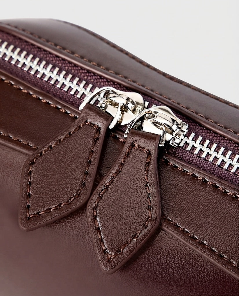 Maison Loria The Blanche Shoulder Bag in Burgundy