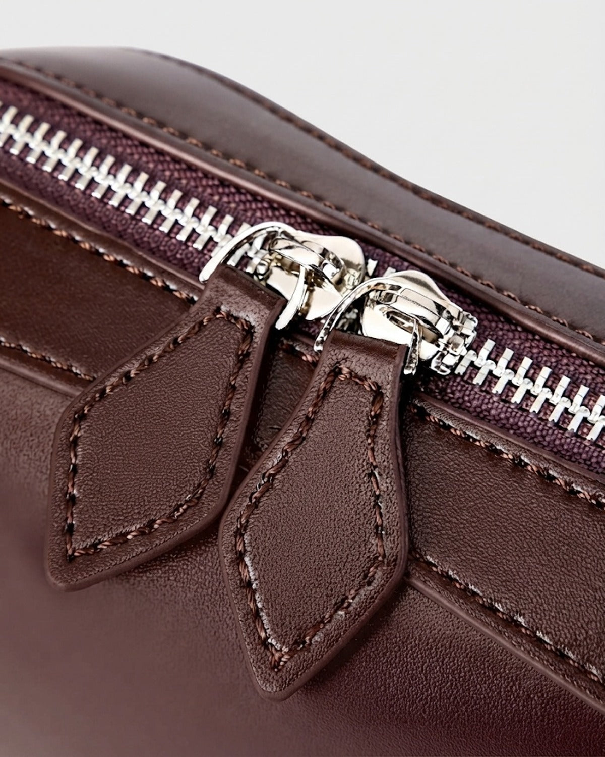 Maison Loria The Blanche Shoulder Bag in Burgundy