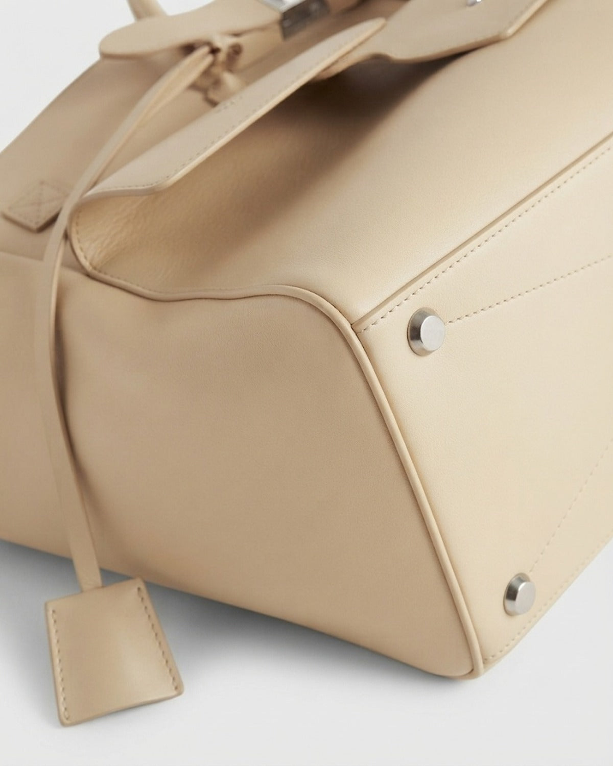 Maison Loria The Clémence Tote in Beige