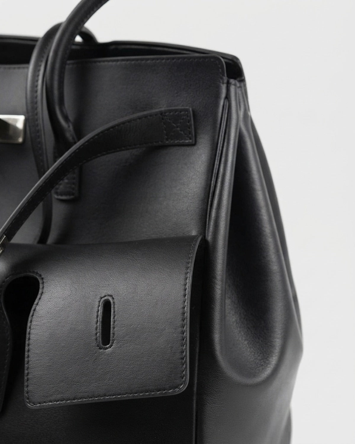 Maison Loria The Clémence Tote in Black