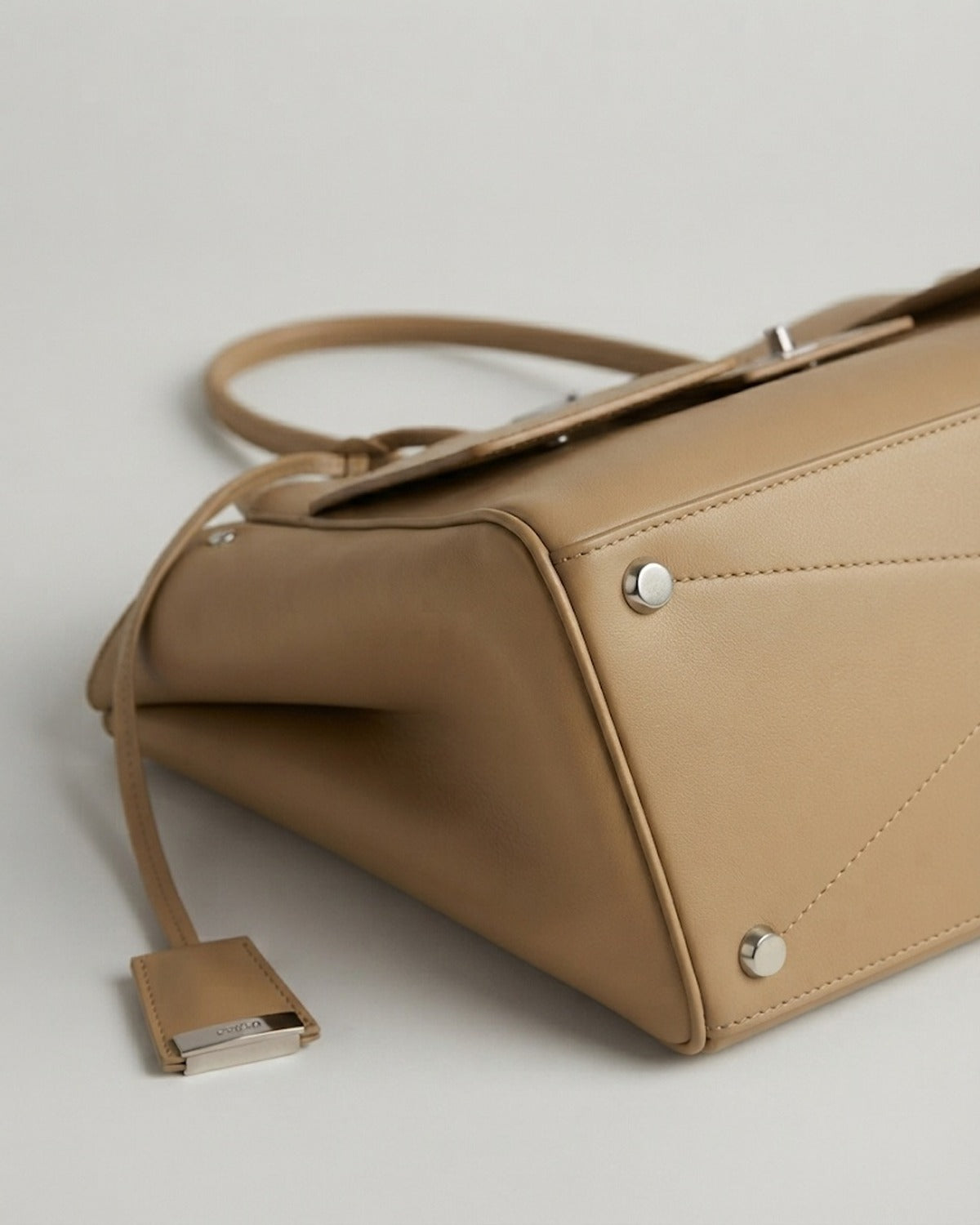 Maison Loria The Clémence Tote in Khaki