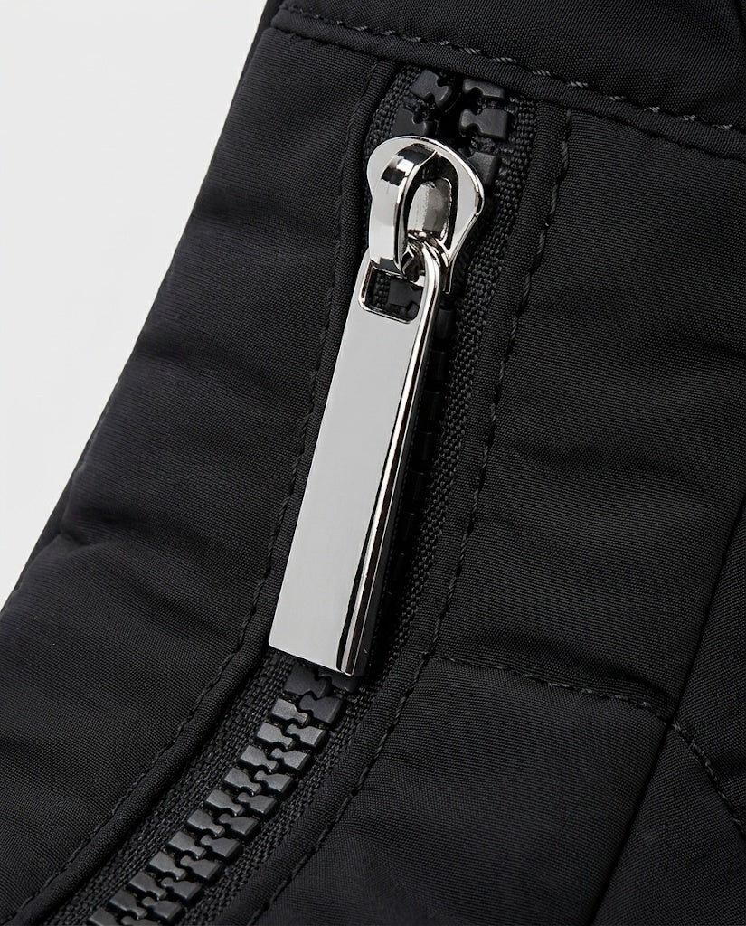 Maison Loria The Éléonore Shoulder Bag in Black