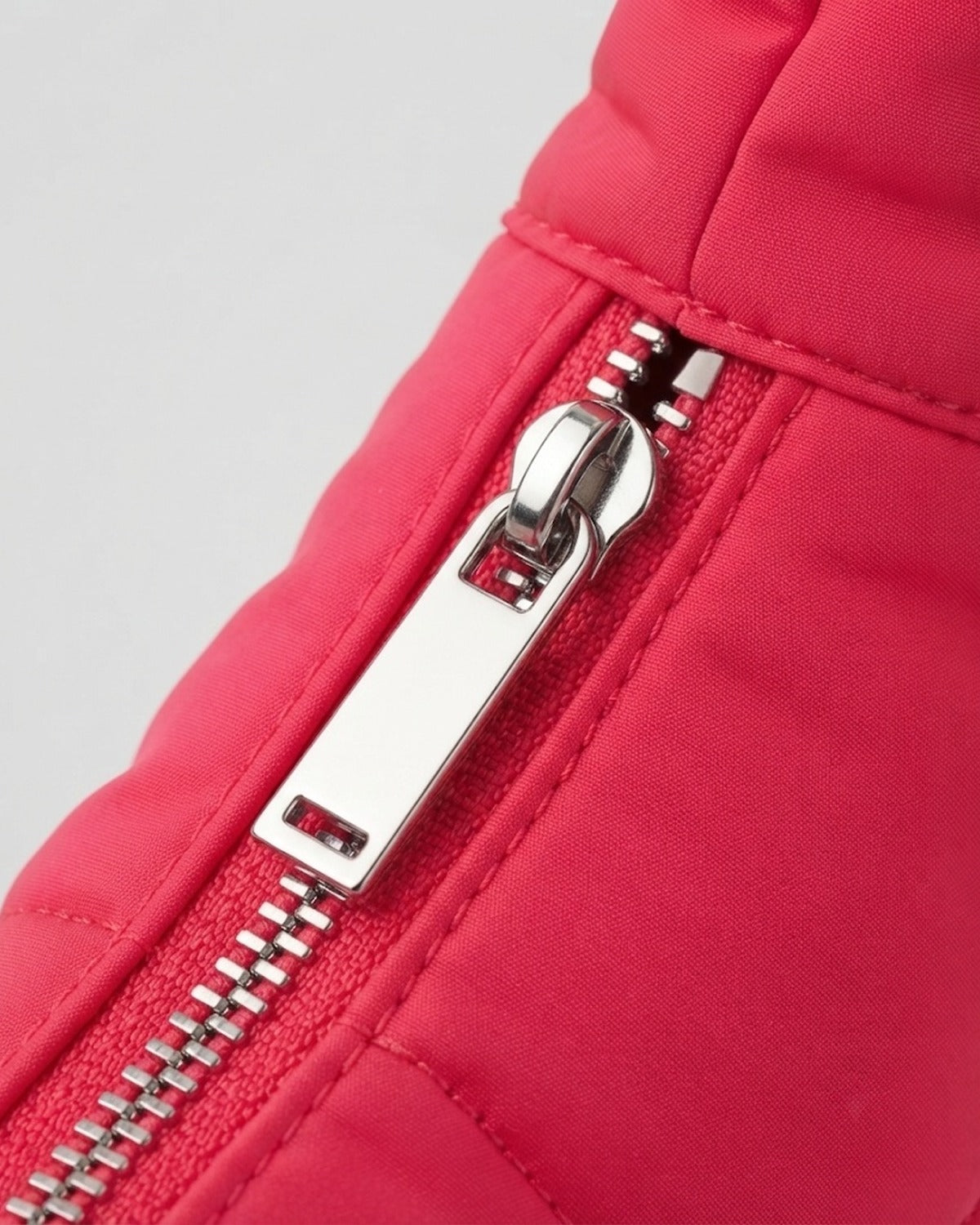Maison Loria The Éléonore Shoulder Bag in Rose Red