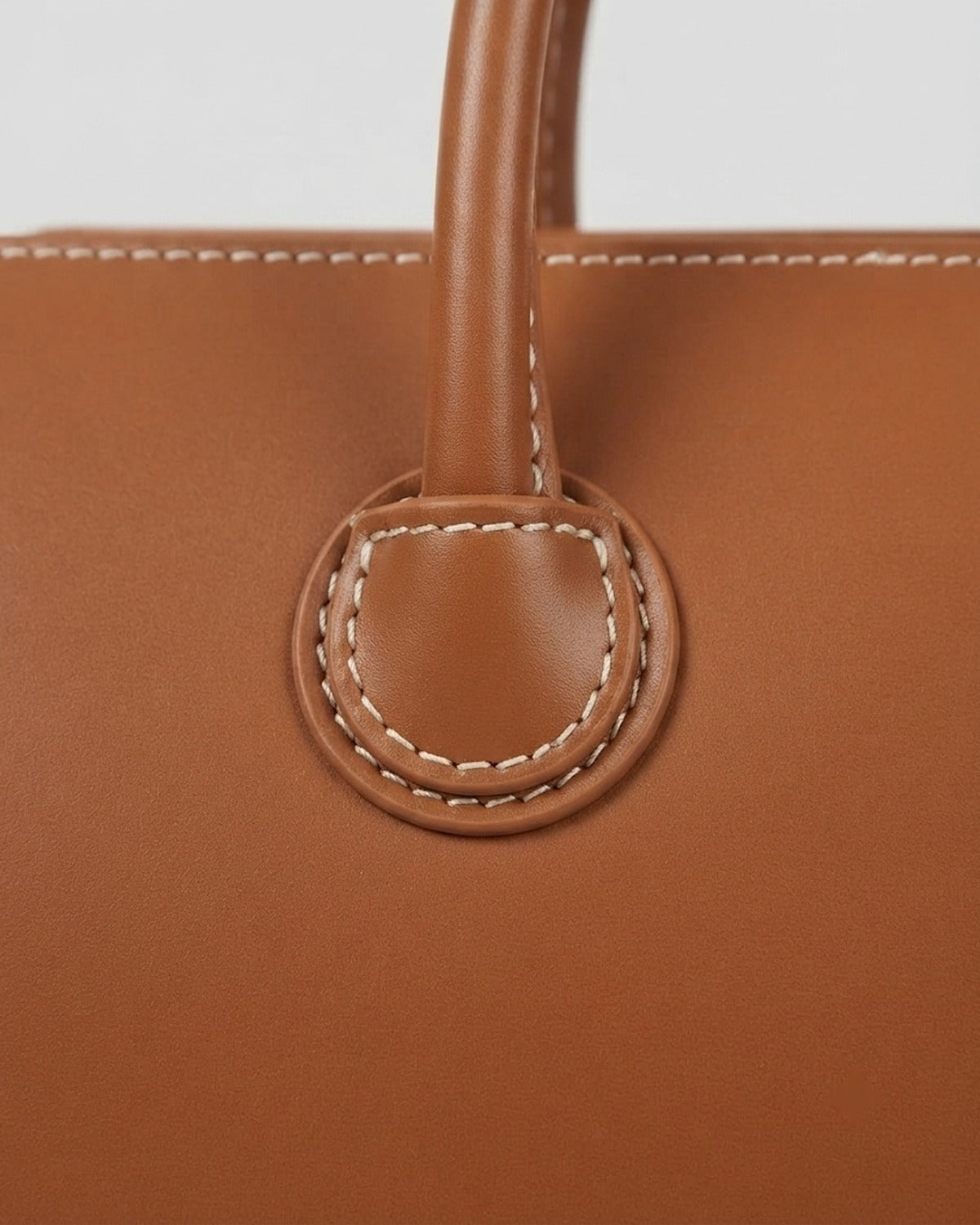 Maison Loria The Émilie Shoulder Bag in Brown