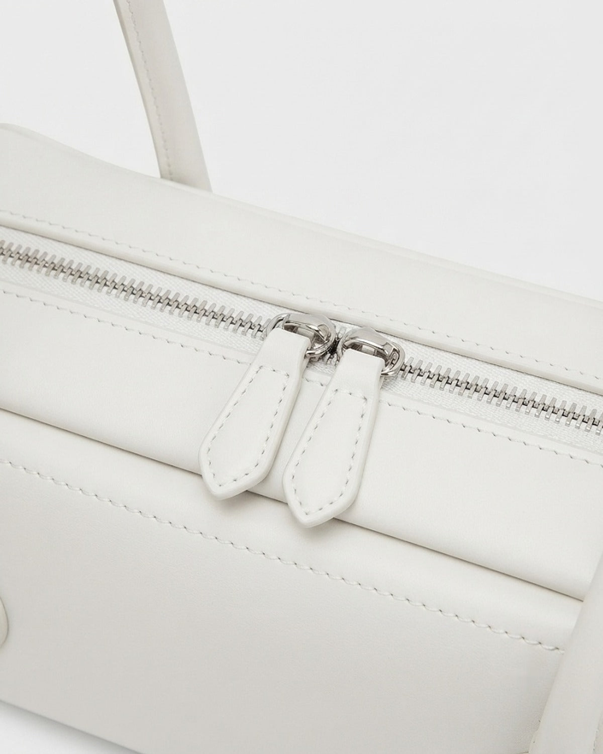 Maison Loria The Émilie Shoulder Bag in White
