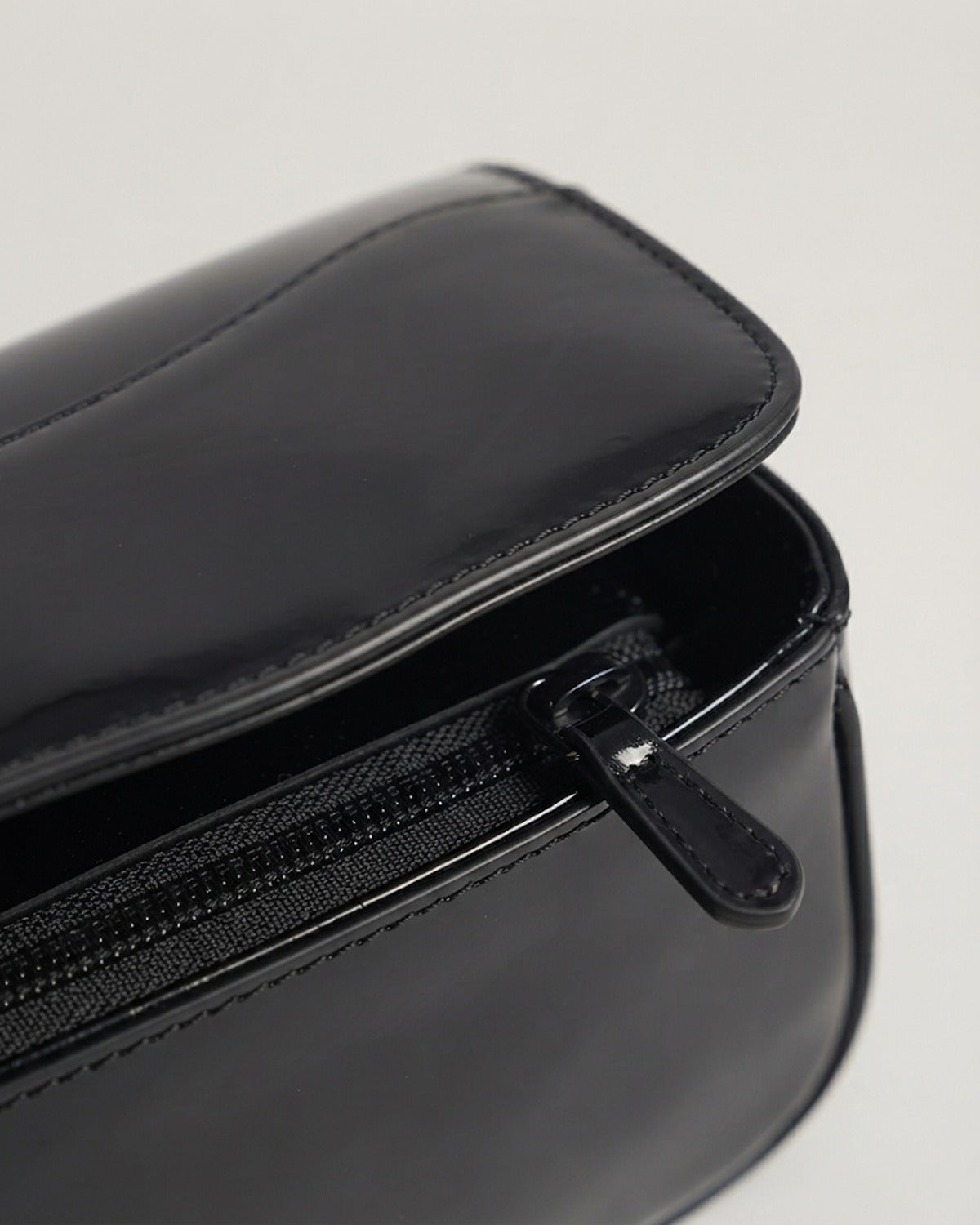 Maison Loria The Faustine Crossbody in Black