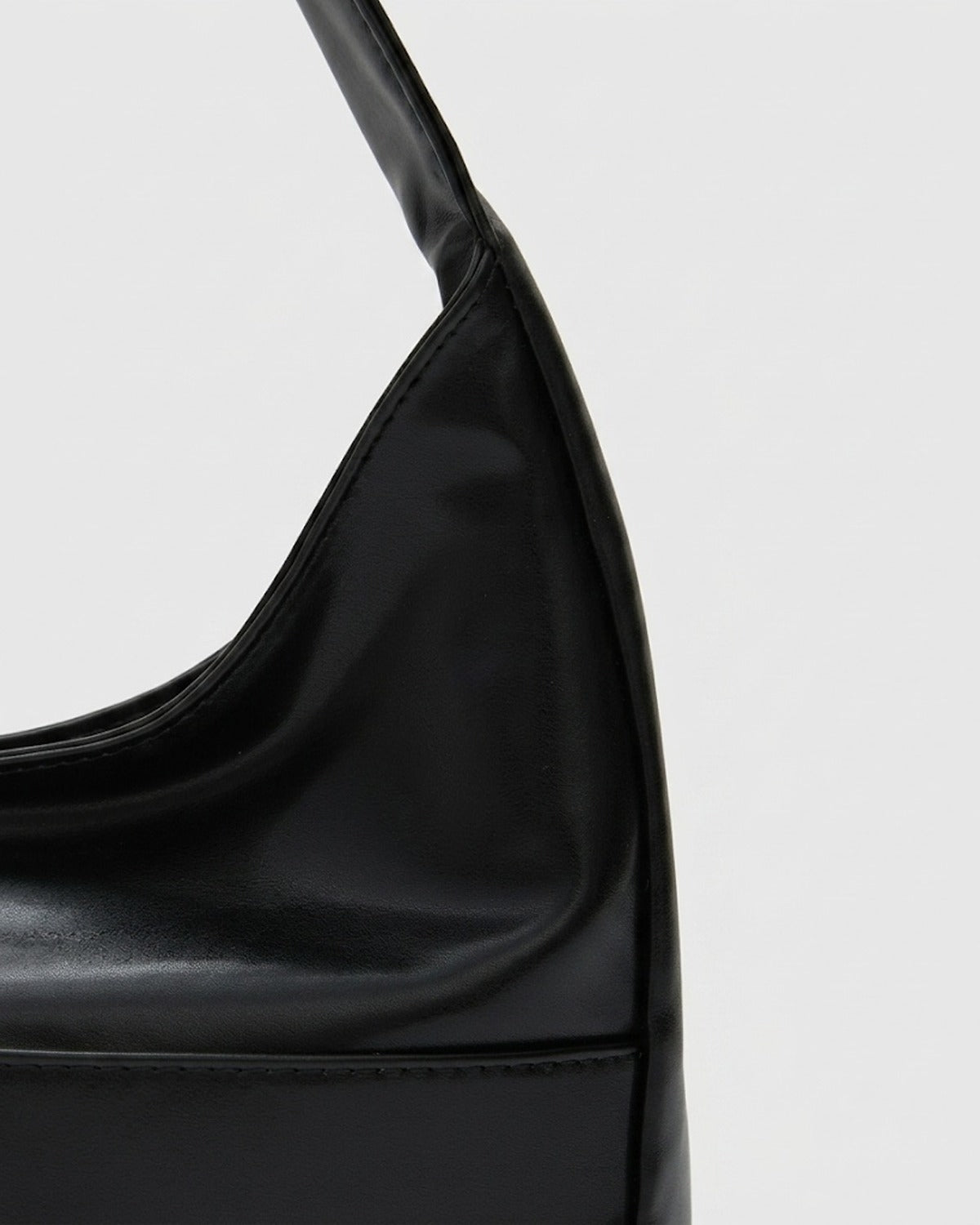 Maison Loria The Honorine Hobo in Black