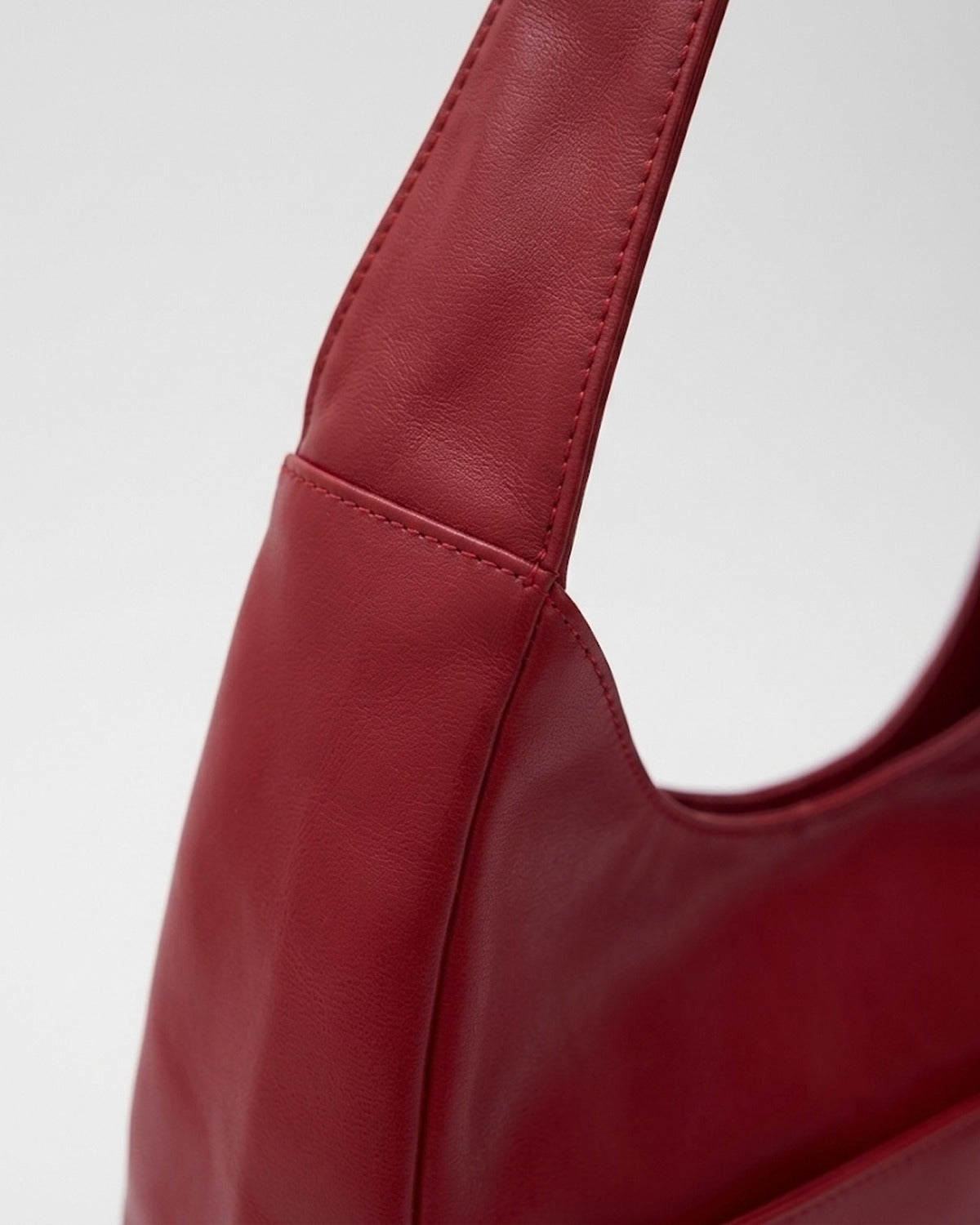 Maison Loria The Honorine Hobo in Red