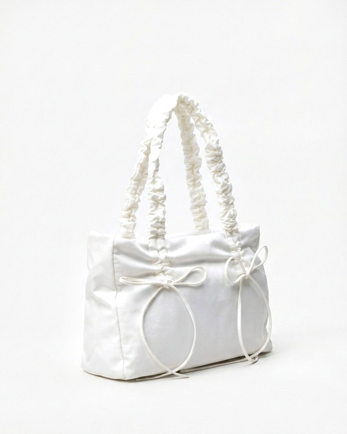 Maison Loria The Madeleine Tote in White