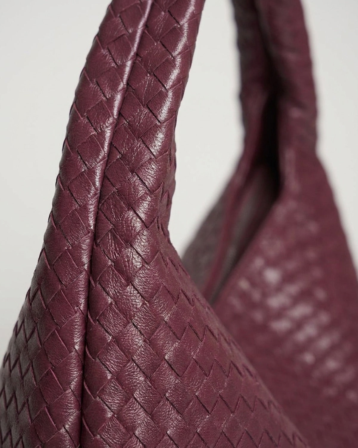 Maison Loria The Marceline Hobo in Burgundy