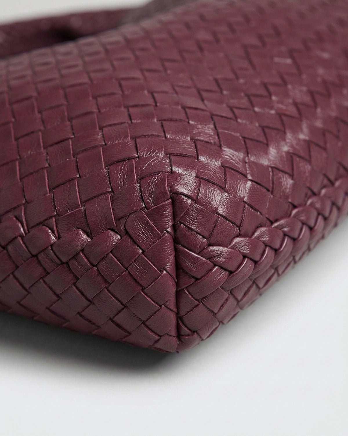 Maison Loria The Marceline Hobo in Burgundy