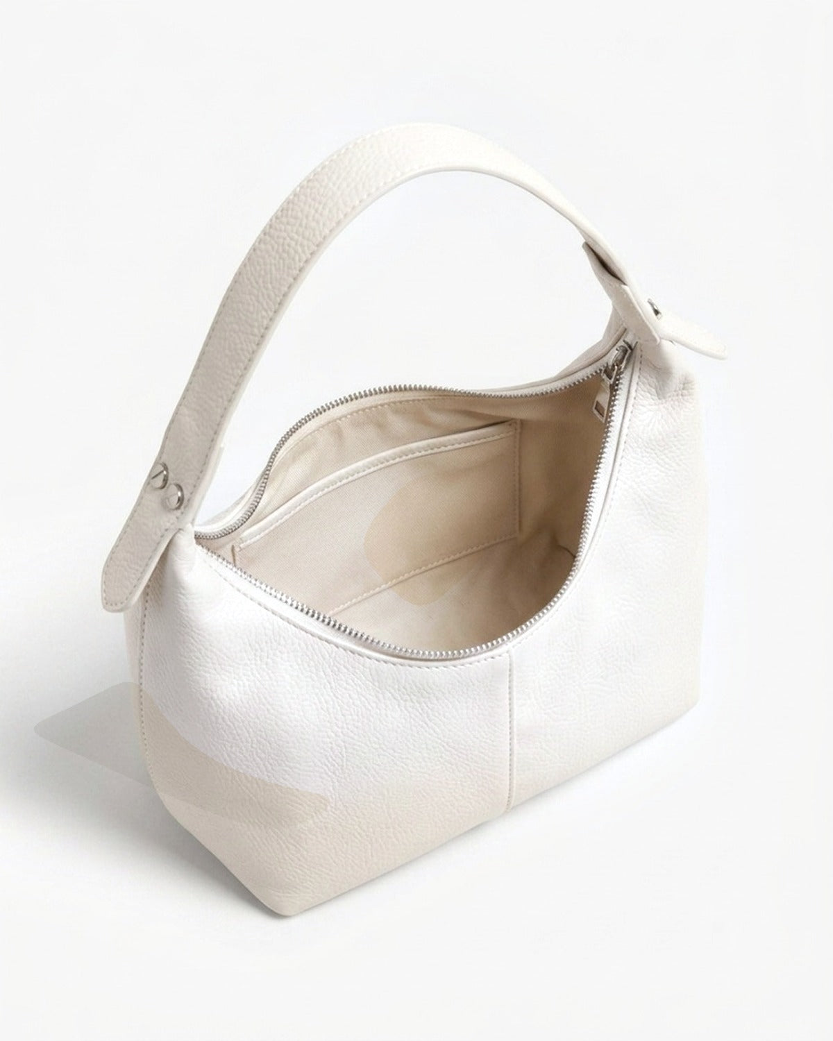 Maison Loria The Mélanie Shoulder Bag in White