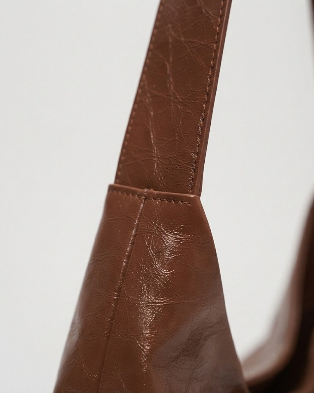 Maison Loria The Nicolette Hobo in Brown