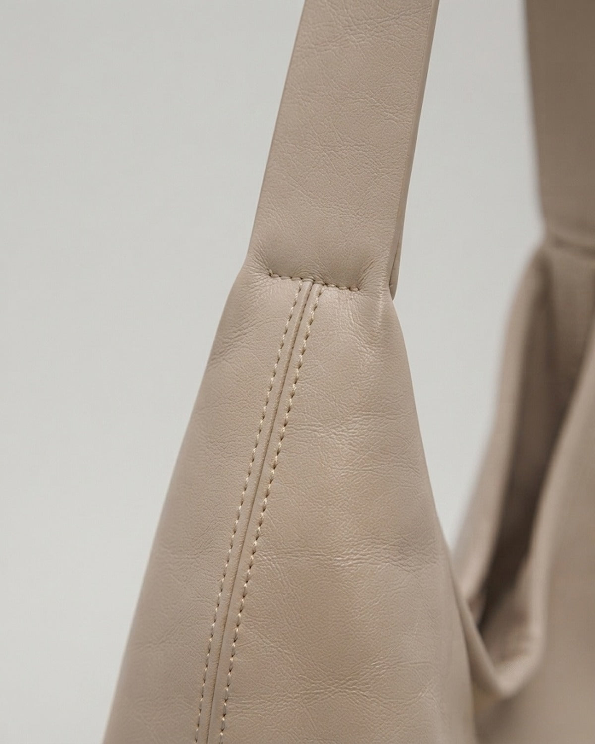 Maison Loria The Nicolette Hobo in Cream