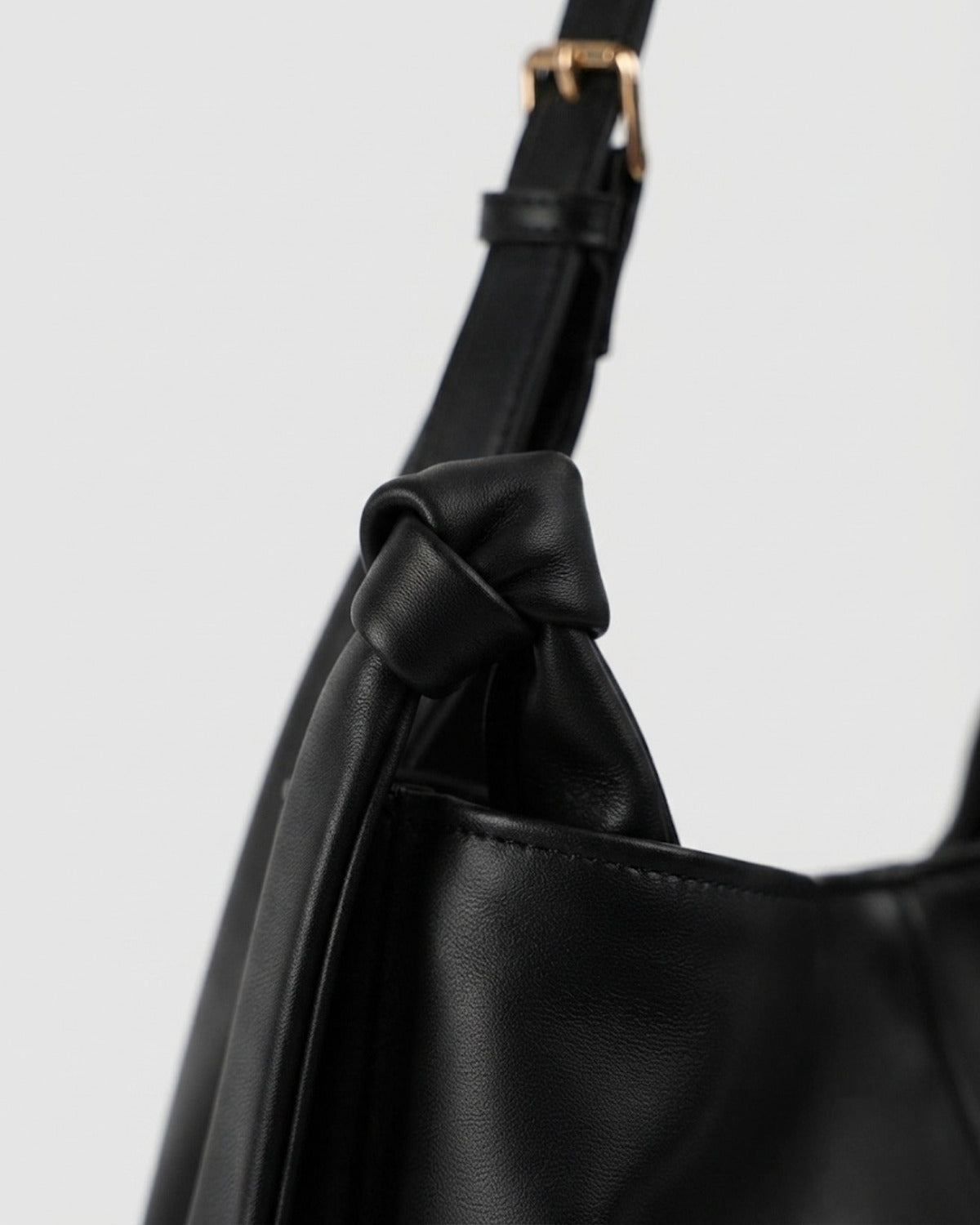 Maison Loria The Pauline Hobo in Black