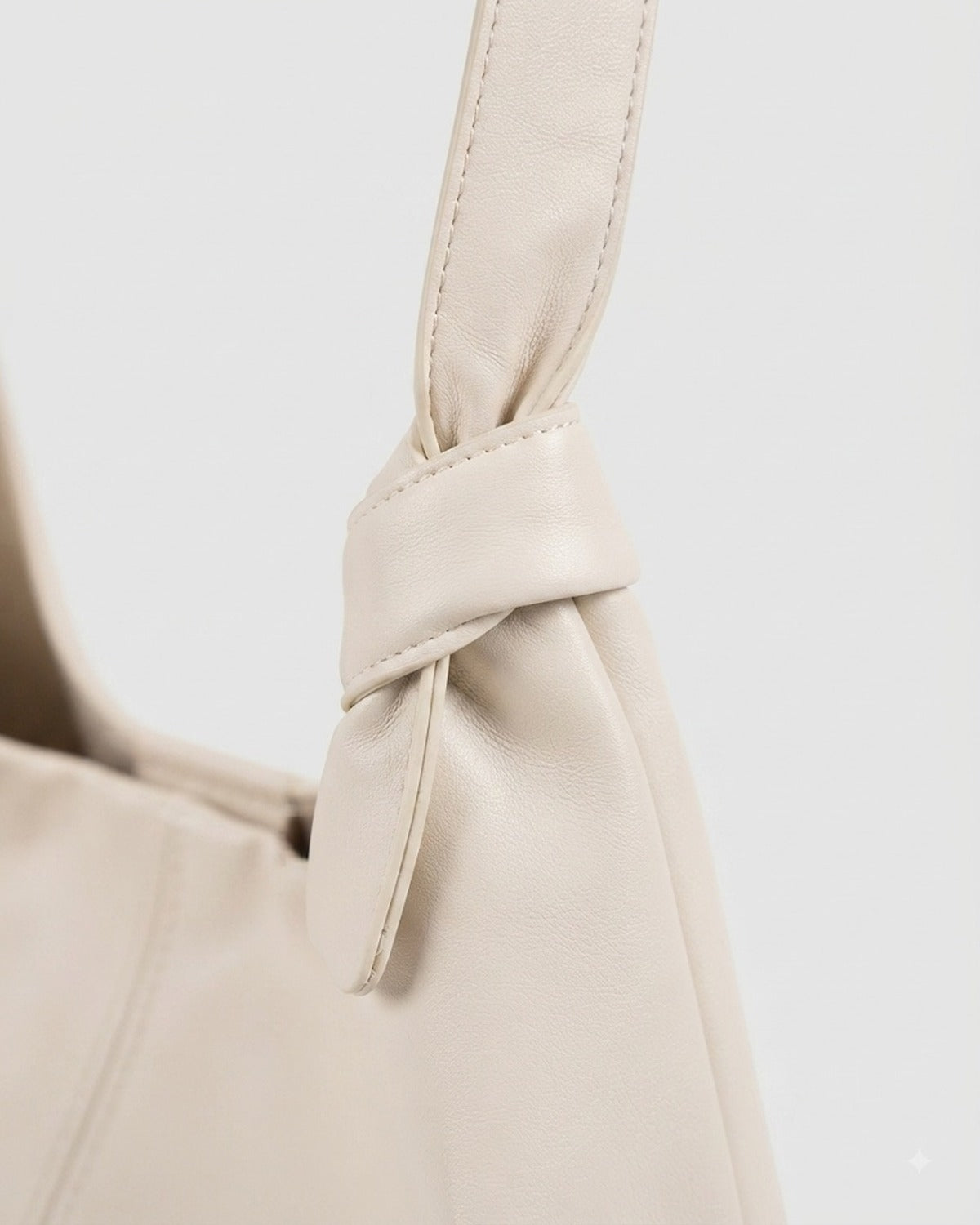 Maison Loria The Pauline Hobo in White