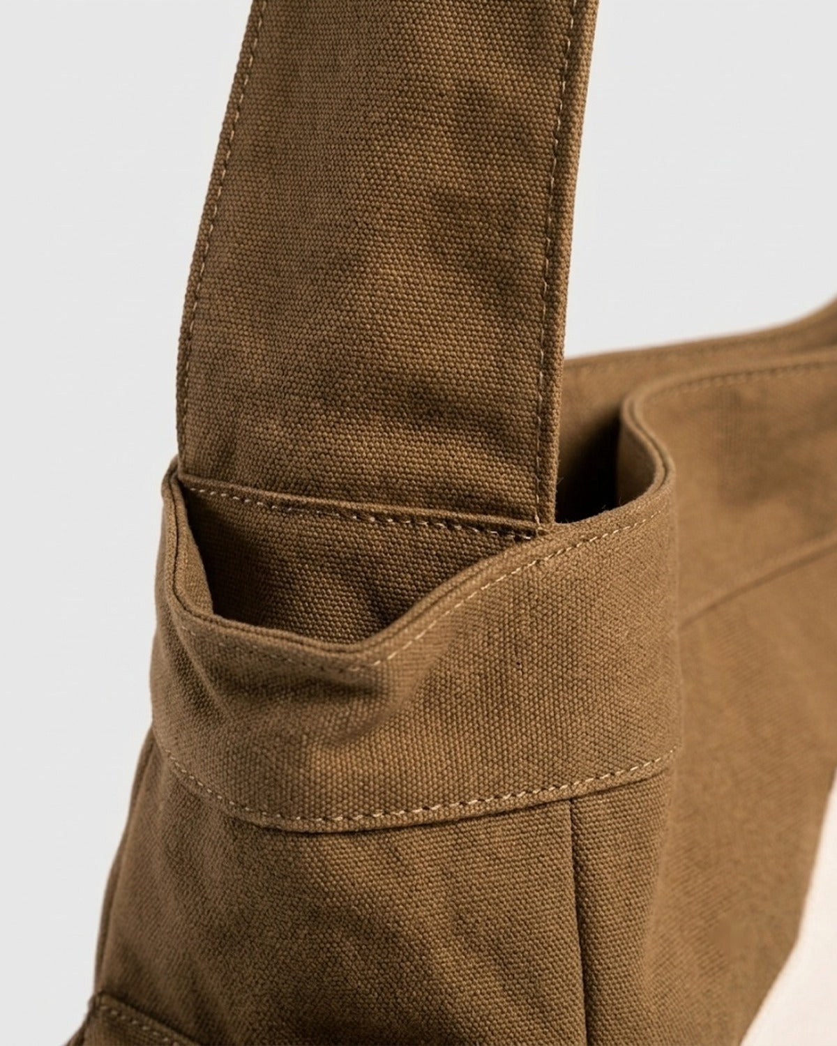 Maison Loria The Roxane Hobo in Brown