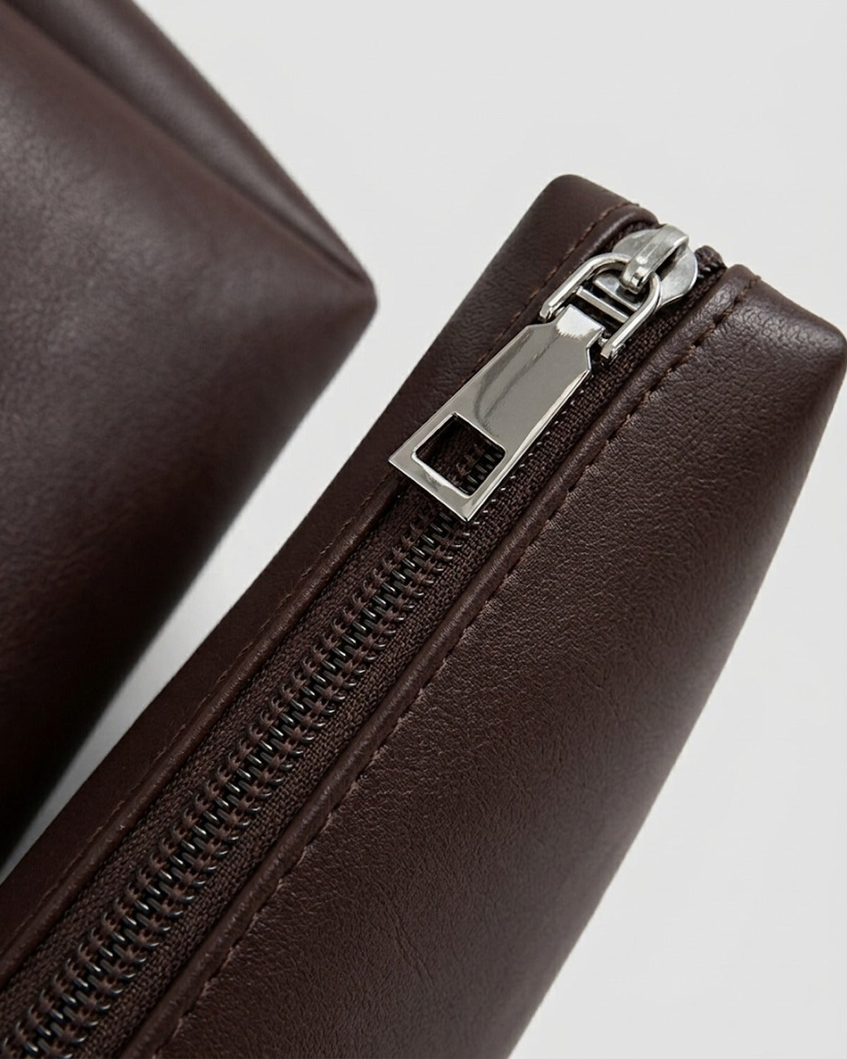 Maison Loria The Sidonie Hobo in Chocolate