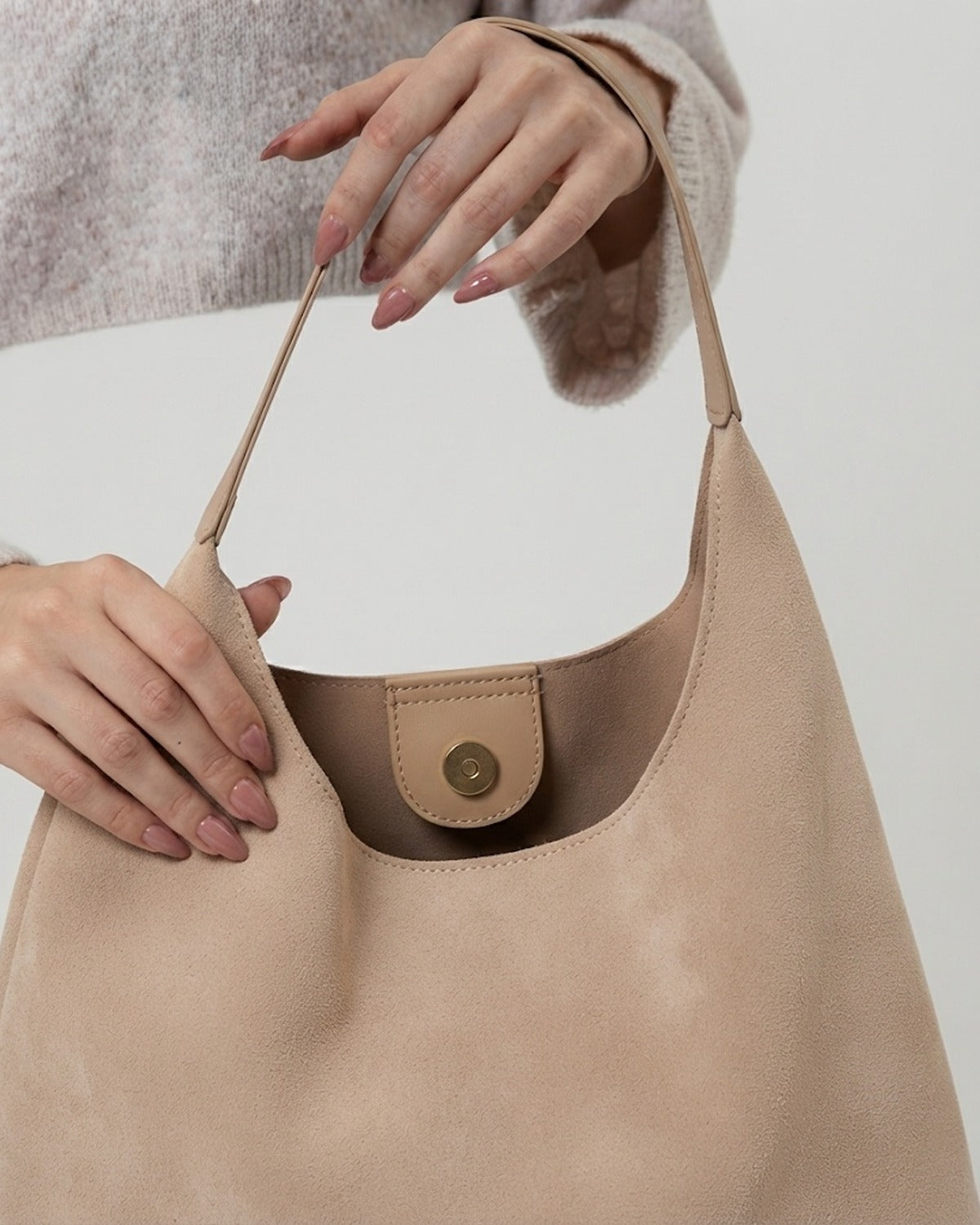Maison Loria The Théodora Hobo in Beige