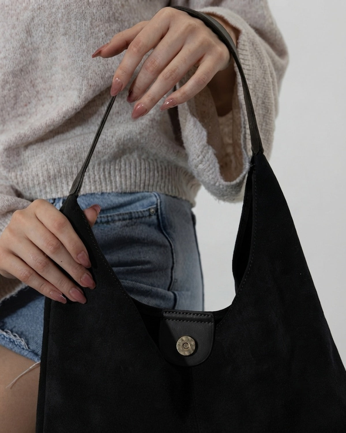 Maison Loria The Théodora Hobo in Black