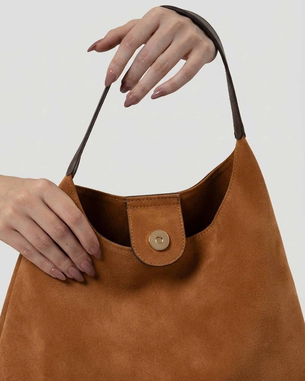 Maison Loria The Théodora Hobo in Brown