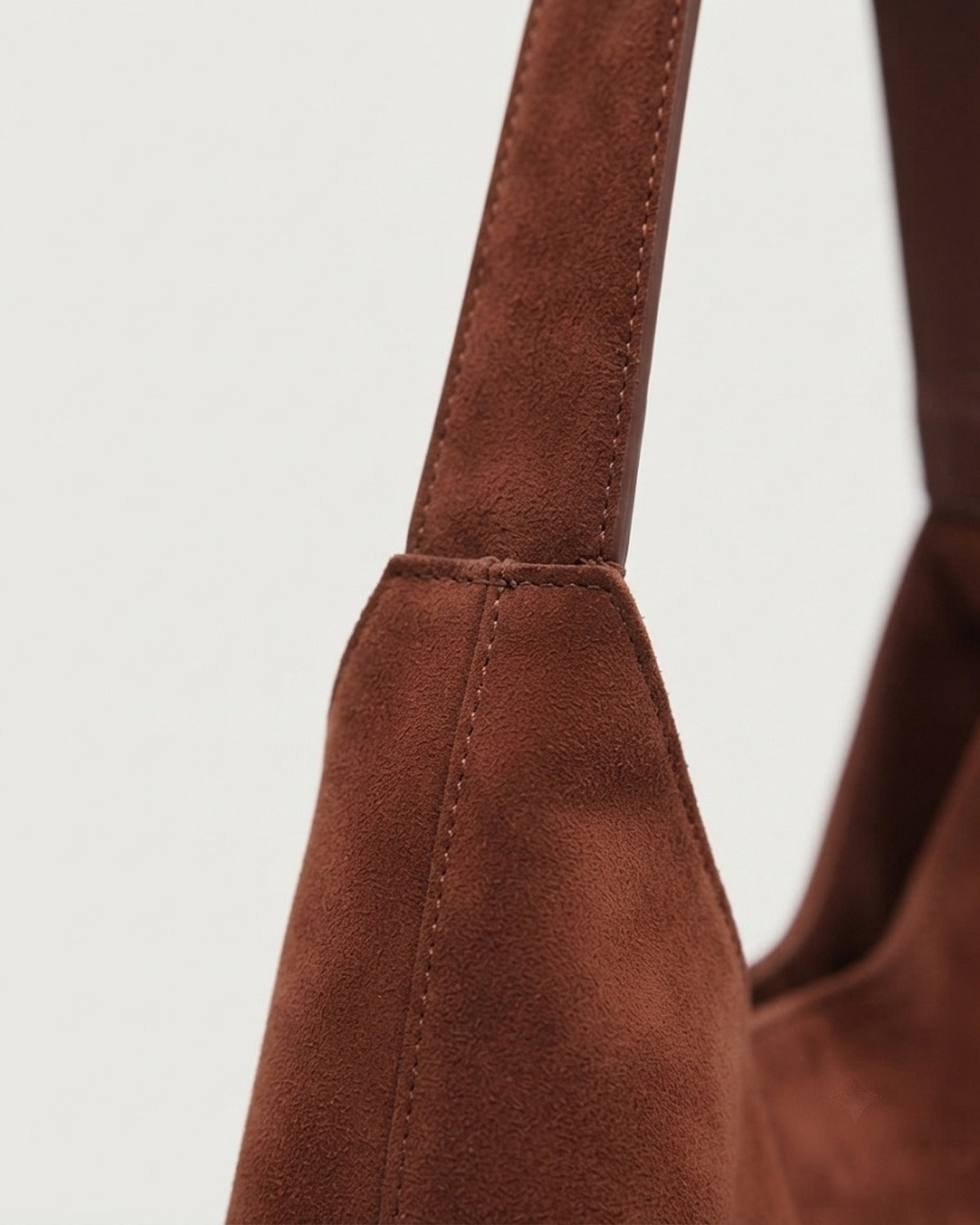 Maison Loria The Théodora Hobo in Brown