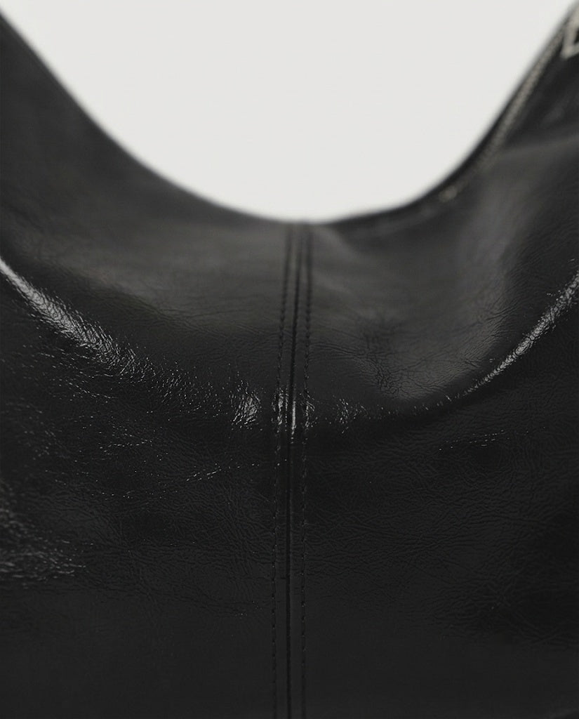 Maison Loria The Valentine Shoulder Bag in Black